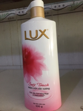 Sữa tắm Lux Soft Touch Mềm mịn 530g vn